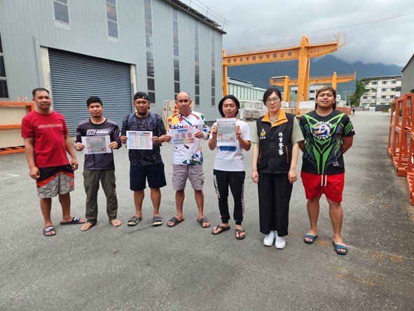 花蓮新城警深入工業區廠房 攜手外籍移工防制酒駕宣導治安法治