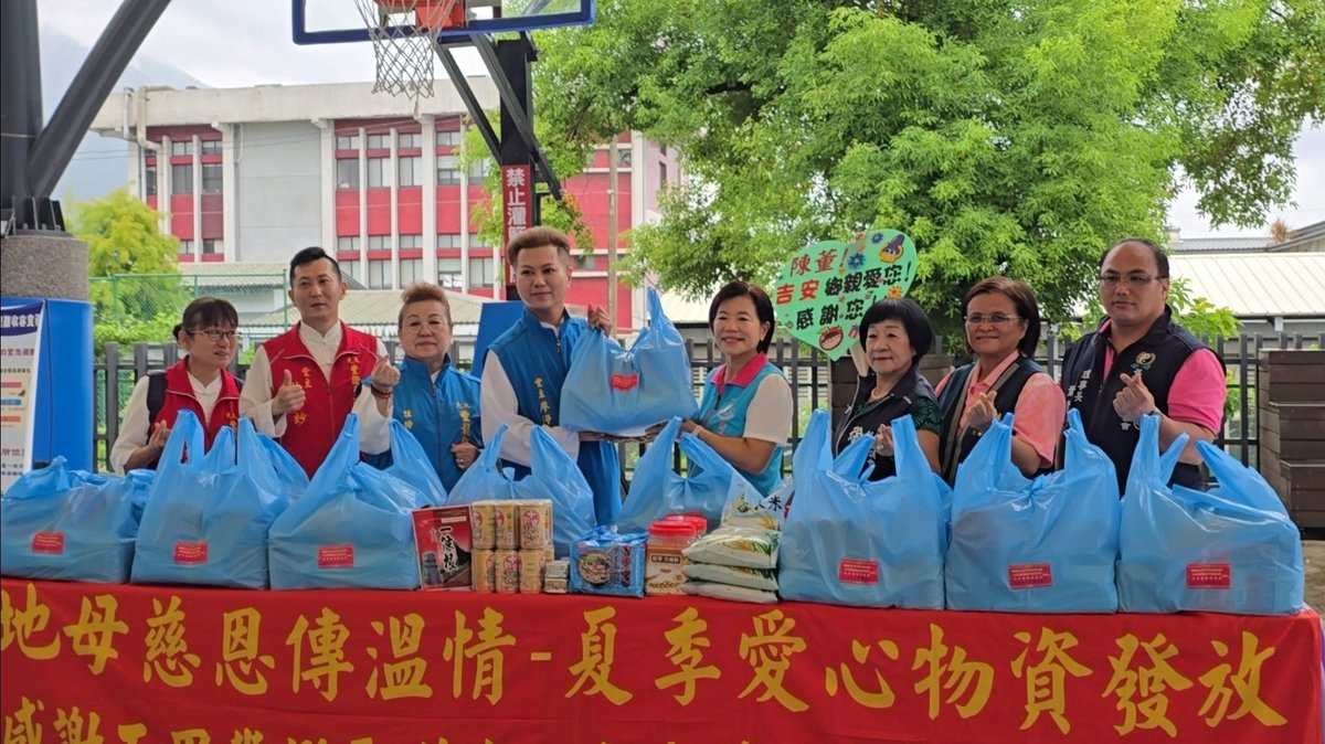 豐龍聖道堂攜手吉安 捐贈救護車物資惠鄉親